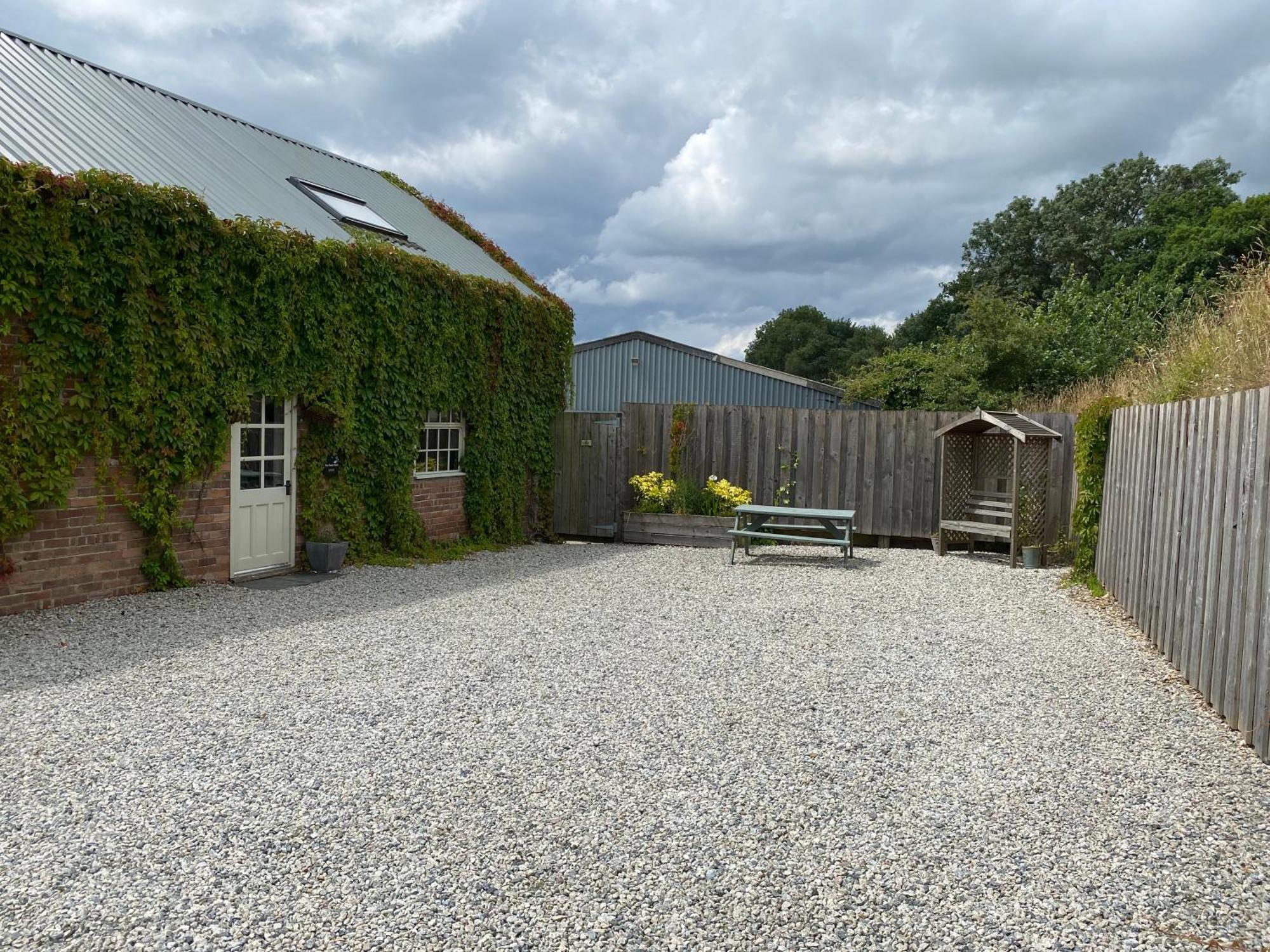エクセターThe Brick Barn, Drewsteigntonアパートメント エクステリア 写真